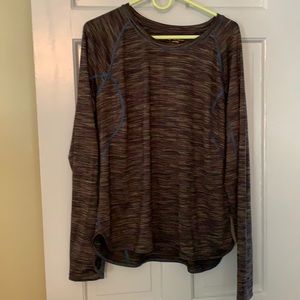 Brown/blue running tee